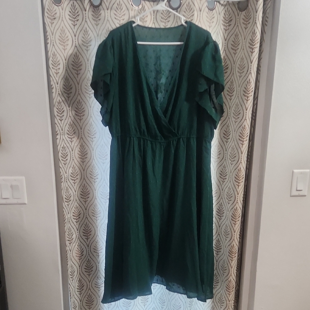 Women's Deep Green V-Neck Ruffle Sleeve Dress